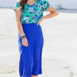 Sketched Peonies Cinched Trim Tee -Women's Clothing Store 225A3438