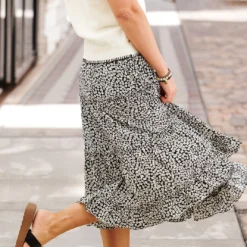 Antique Blooms Tiered Midi Skirt 31 Antique Blooms Tiered Midi Skirt -Women's Clothing Store 225A8842