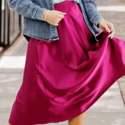 Elevated Everyday Midi Skirt 30 Elevated Everyday Midi Skirt -Women's Clothing Store 225A9563
