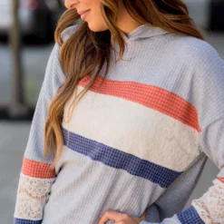 Color Blocked Lace Accent Hoodie -Women's Clothing Store BB 1693 6037db96 9983 45d7 9a5d e2c61c1a92a8 187629