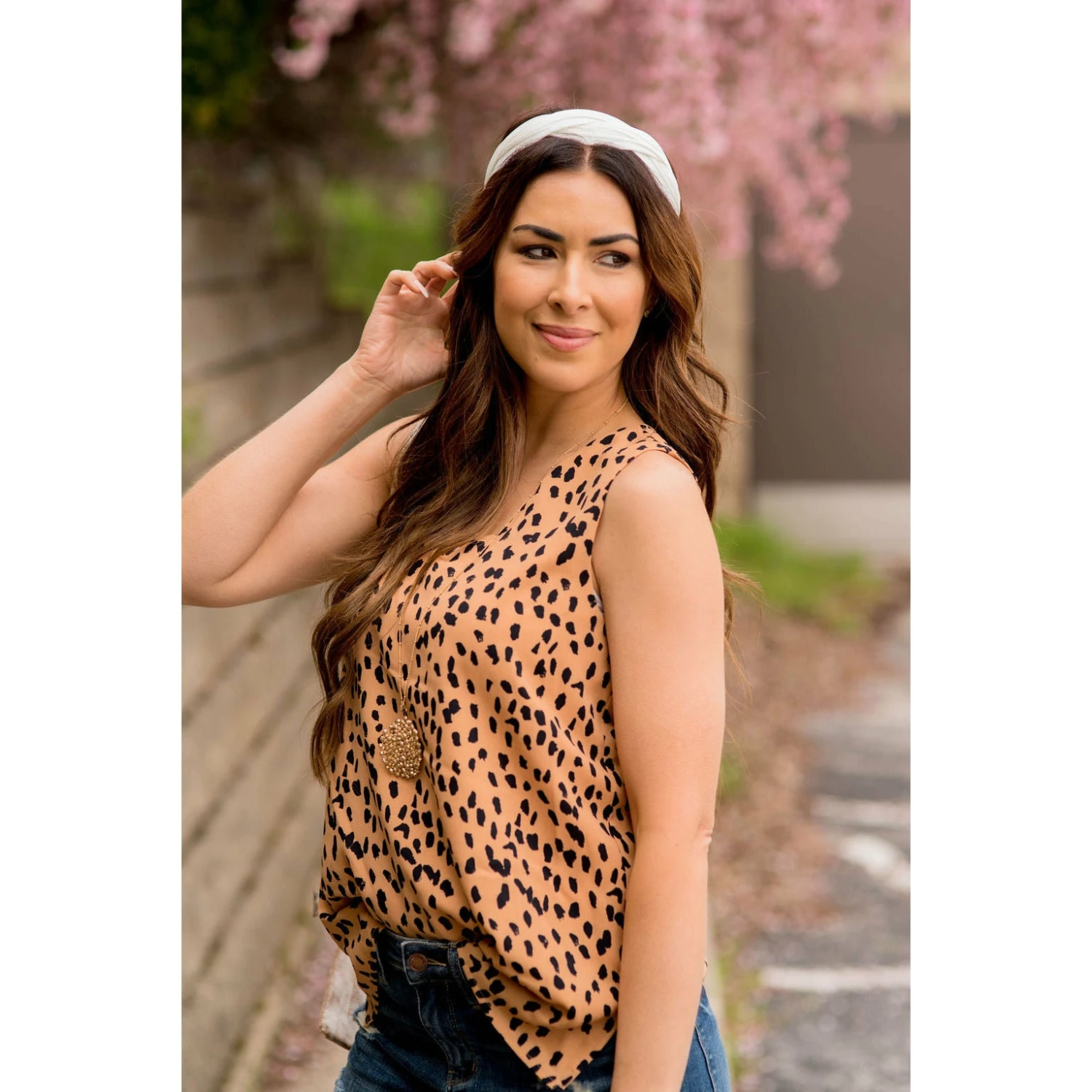 Brushed Dot Scalloped V-Neck Tank 3 Brushed Dot Scalloped V-Neck Tank - Image 3