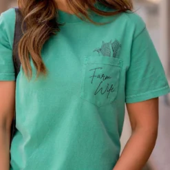 Farm Wife Pocket Graphic Tee -Women's Clothing Store BB 4231 b71dba50 5b0f 4103 8d27 daa145859fce 627731