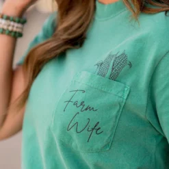 Farm Wife Pocket Graphic Tee -Women's Clothing Store BB 4241 28a57ee8 ac80 4df8 9204 7733c570e6dd 696569