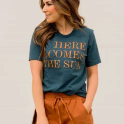 Here Comes The Sun Bold Graphic Tee