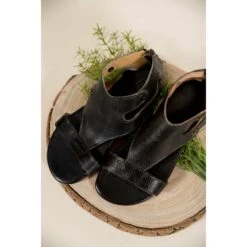 Soto BedStu Sandal -Women's Clothing Store BB 5922