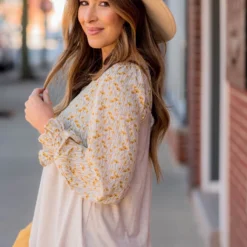 Vintage Floral Accented Blouse 14 Vintage Floral Accented Blouse -Women's Clothing Store BB 7225 bd3d0422 dc11 46fd 8259 810d54cff52b 604274