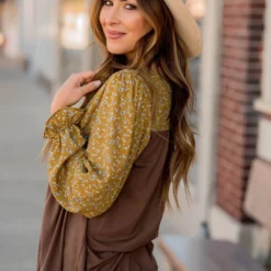 Vintage Floral Accented Blouse 20 Vintage Floral Accented Blouse -Women's Clothing Store BB 7502 9e5b828a 85e8 43c9 91ce b75af22cdd8d 495559