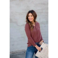 Raw Seamed Basic V-Neck Tee -Women's Clothing Store BB 9372 53b3668f 9d2c 43c7 8690 d27382ed56d7