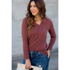 Raw Seamed Basic V-Neck Tee -Women's Clothing Store BB 9378 1de90d7c 1f28 4c96 8ee4 1017902989f4