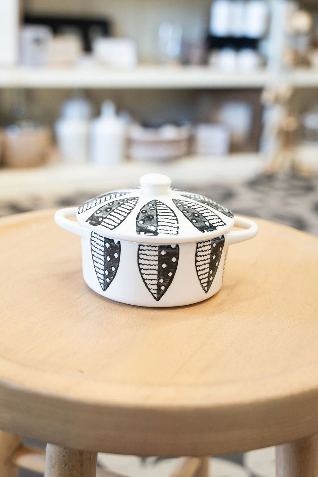 Leaves Stoneware Baker Dish 3 Leaves Stoneware Baker Dish - Image 3