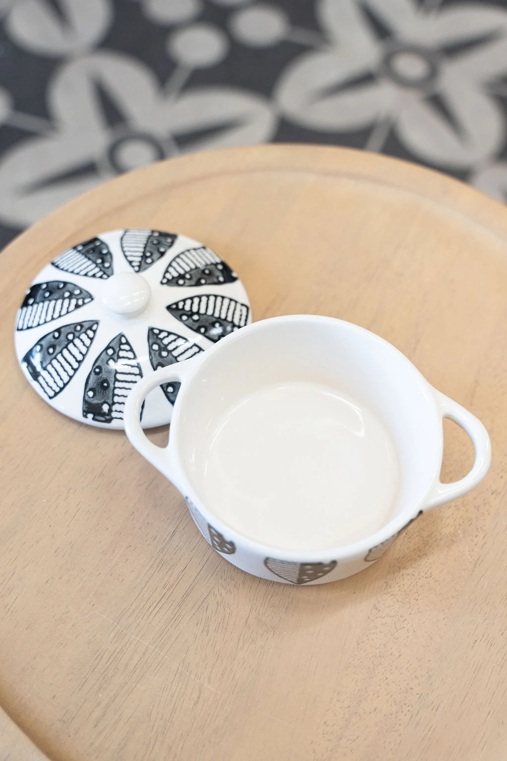 Leaves Stoneware Baker Dish 2 Leaves Stoneware Baker Dish - Image 2