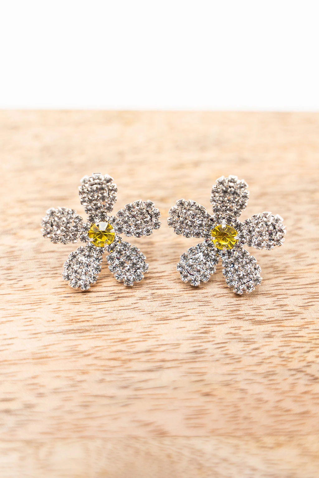 Stunning Flower Stud Earrings 1 Stunning Flower Stud Earrings