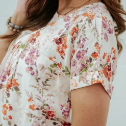 Feminine Floral Cuffed Sleeve Blouse 15 Feminine Floral Cuffed Sleeve Blouse -Women's Clothing Store DSC 8552