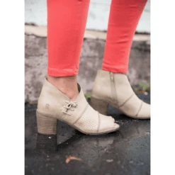 Katherine Roan Heels -Women's Clothing Store Screen Shot 2019 08 17 at 8.40.16 AM ede1c7ee 0a8f 4d42 aaa5 02d8e04b2003 219560