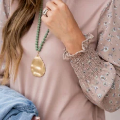 Scattered Daisies Sleeve Tee -Women's Clothing Store untitled 3783 b390f68c 34a6 4aad af44 41048357a4eb