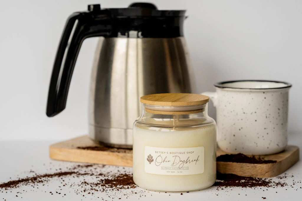 Betsey's Exclusive Ohio Daybreak Soy Wax Candle - 16oz 2 Betsey's Exclusive Ohio Daybreak Soy Wax Candle - 16oz - Image 2