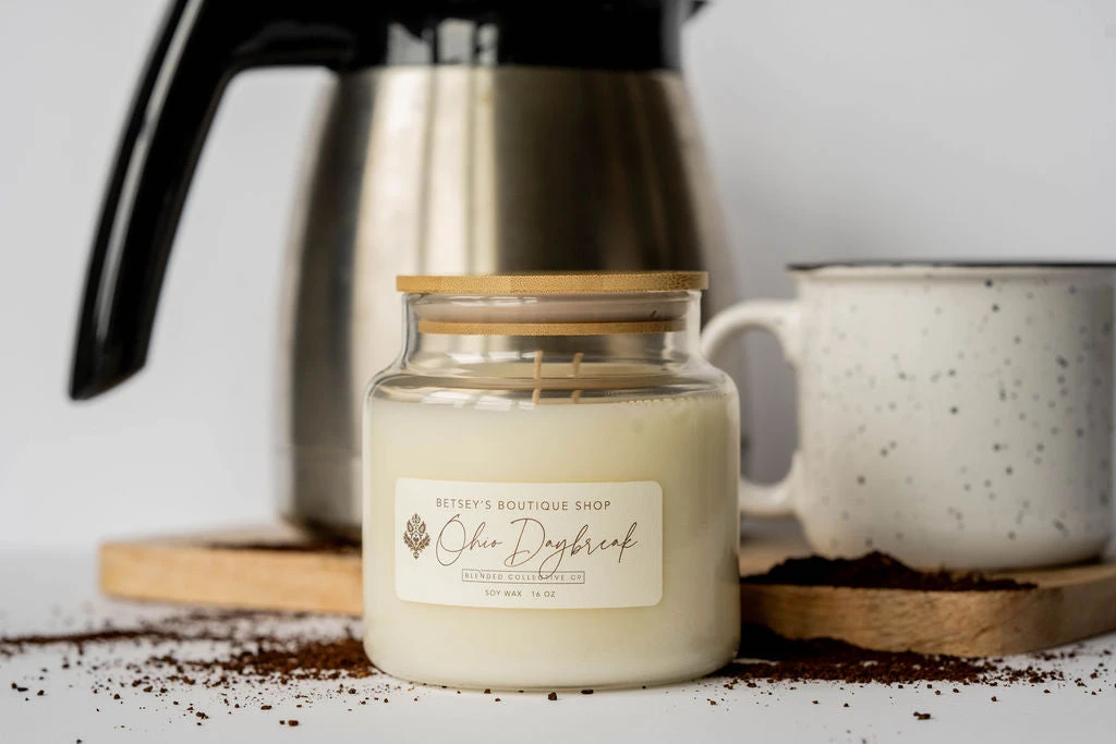 Betsey's Exclusive Ohio Daybreak Soy Wax Candle - 16oz 4 Betsey's Exclusive Ohio Daybreak Soy Wax Candle - 16oz - Image 4