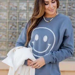 Vintage Smiley Face Graphic Crewneck -Women's Clothing Store untitled 7009 aa6fb470 6324 434d b4bc 2946b57a3be3