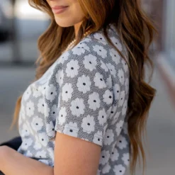 Textured Floral Tee -Women's Clothing Store untitled 7887 cdc604a3 3fac 4066 8a88 d08f629f1eb0