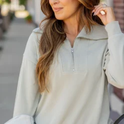 Ribbed Accented Quarter Zip Pullover